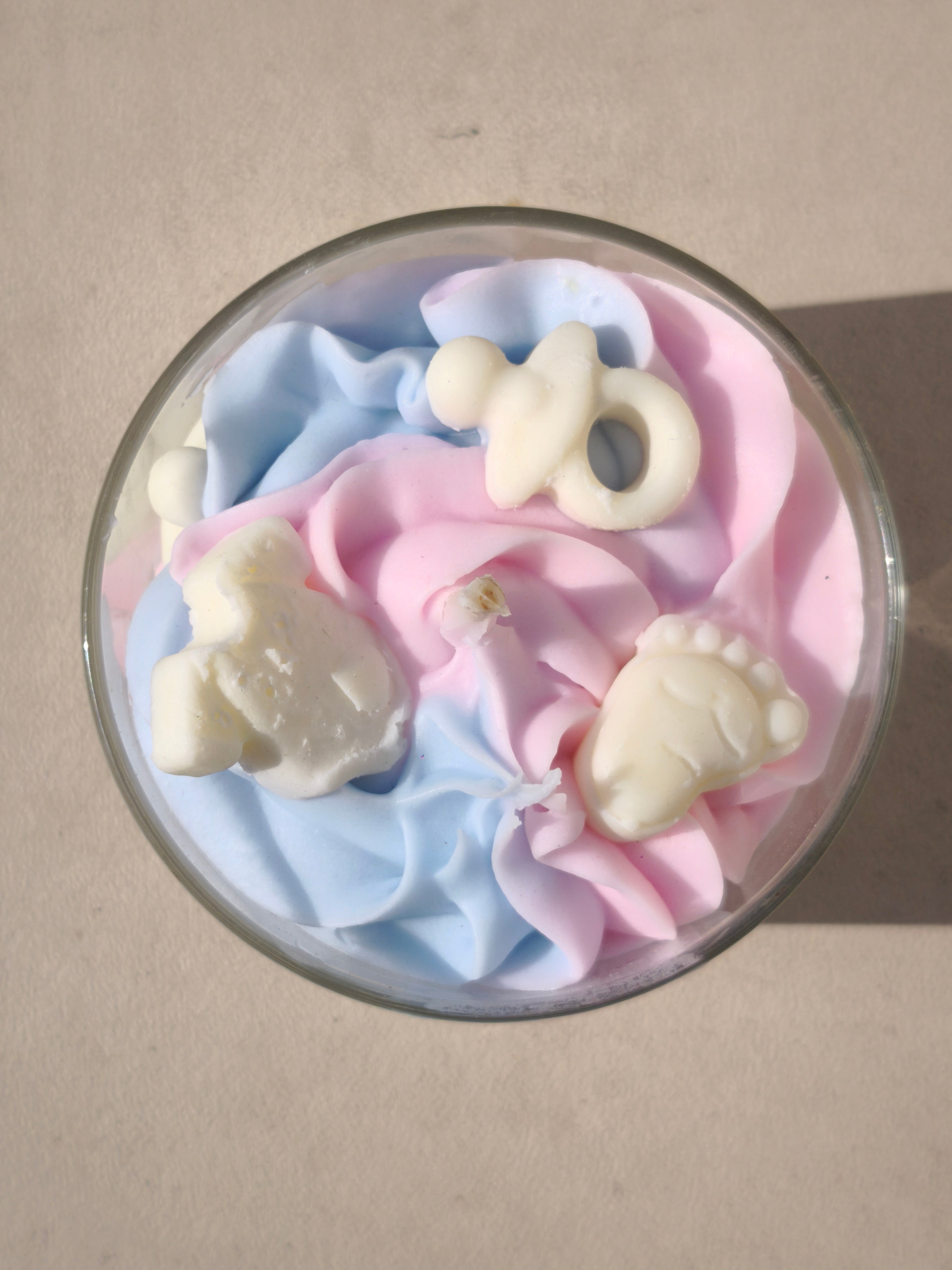 Bougie chantilly baby love